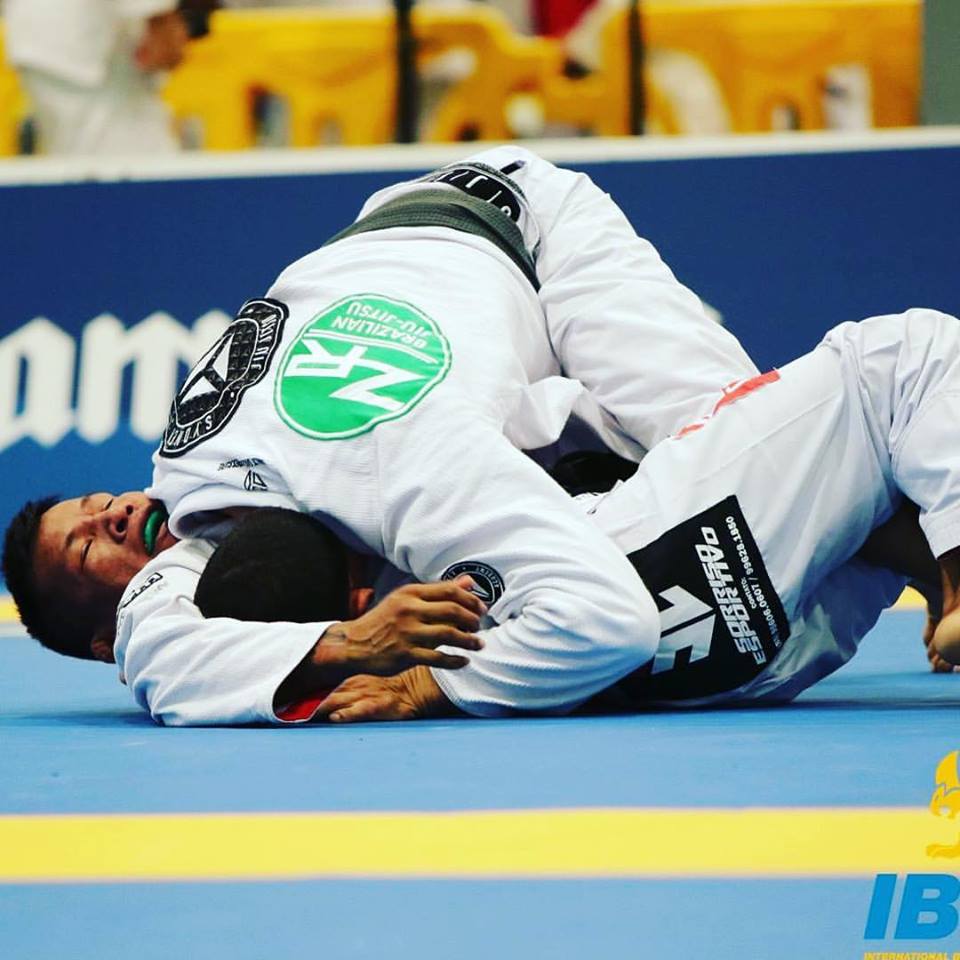 Bruno Alves fighting